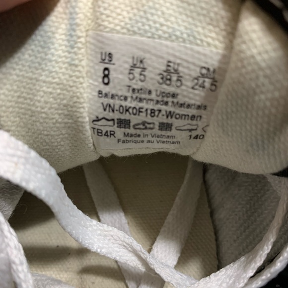 Ladies classic lace up Vans in size 8. - Picture 6 of 6